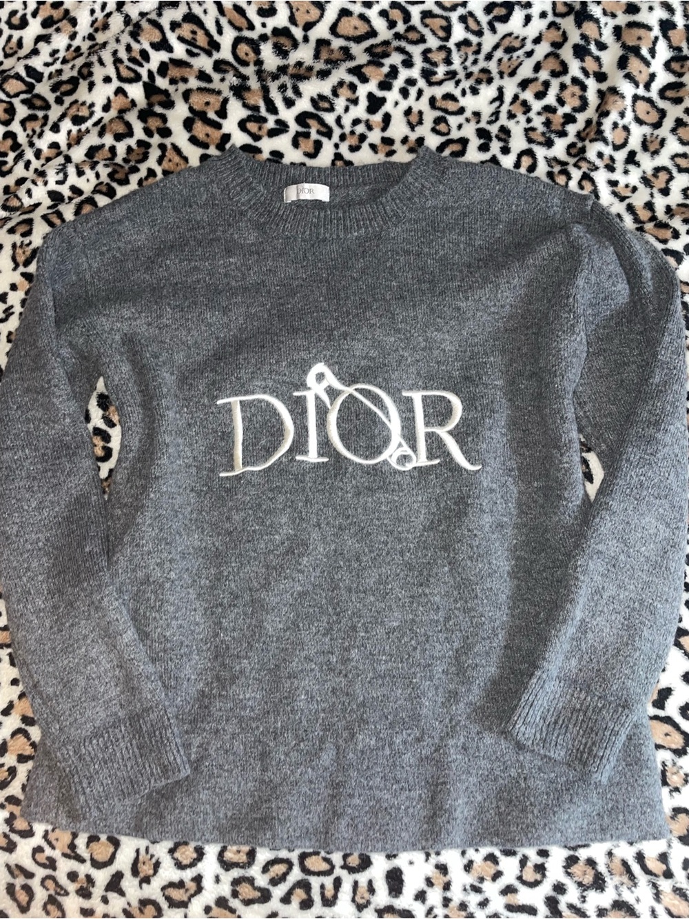 ♡ Dior Gray Crew Neck Sweater Like New